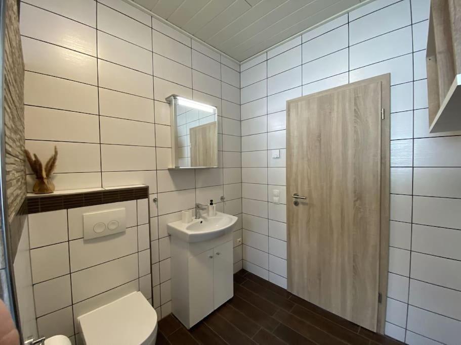 Neu Apartment In Schloss Naehe,Parkplatz, Netflix Sögel Kültér fotó