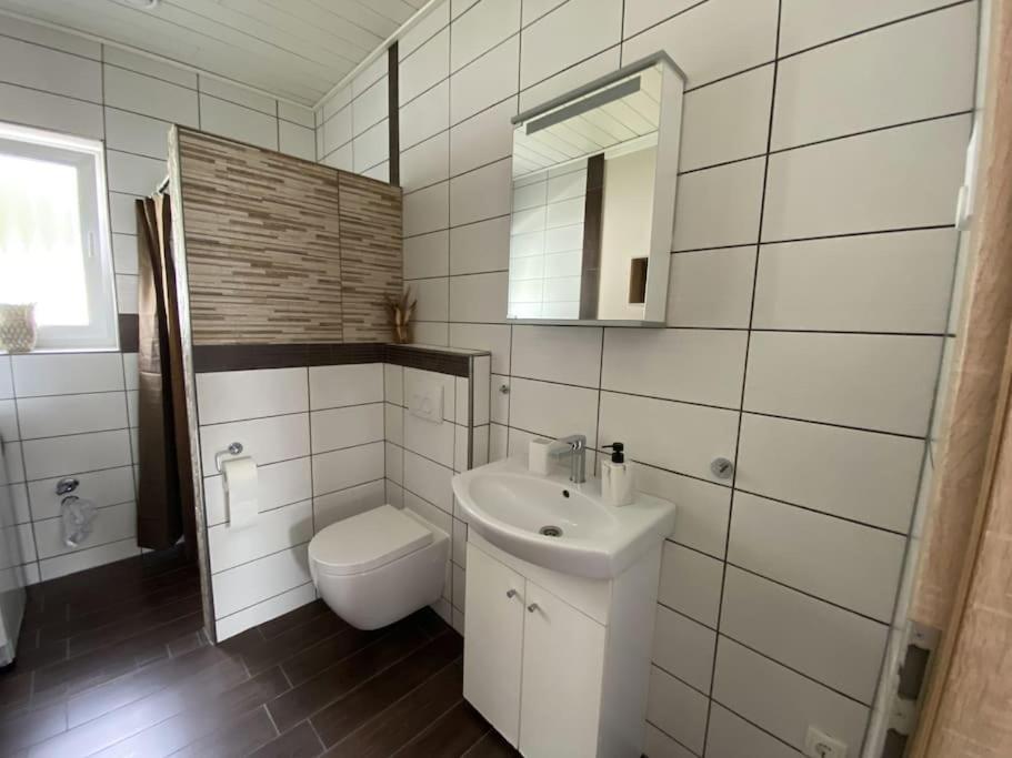 Neu Apartment In Schloss Naehe,Parkplatz, Netflix Sögel Kültér fotó